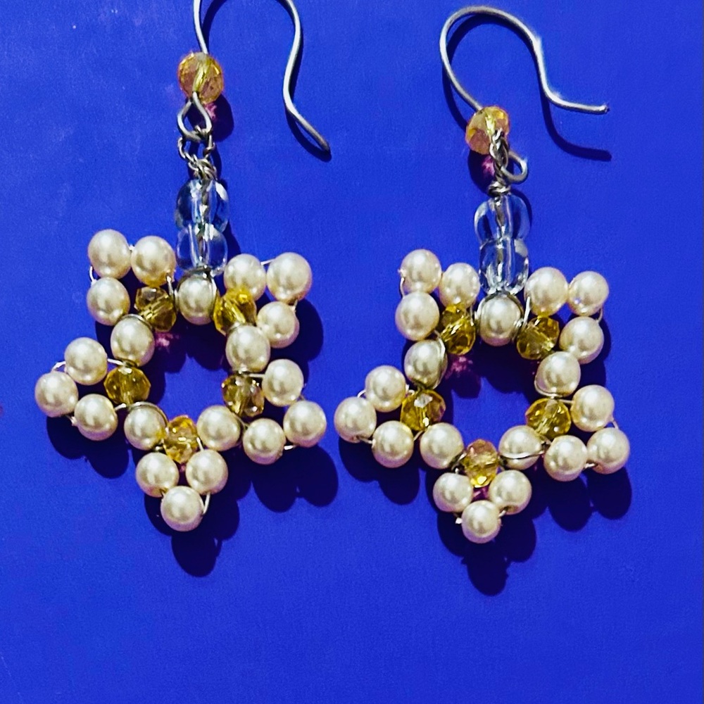 Elegant Pearl and Gold Star Earrings